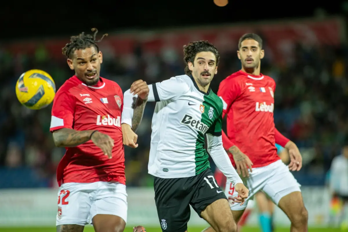 Equipa de arbitragem esteve no Santa Clara-Sporting
