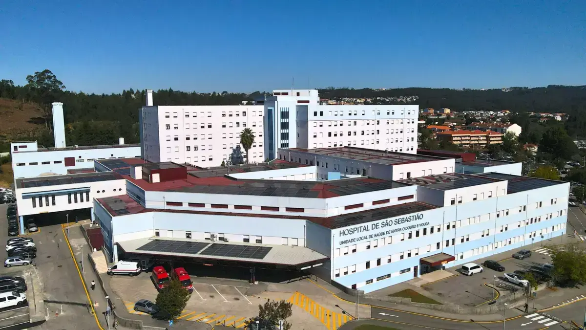 O doente permanece internado e encontra-se identificado pelas autoridades