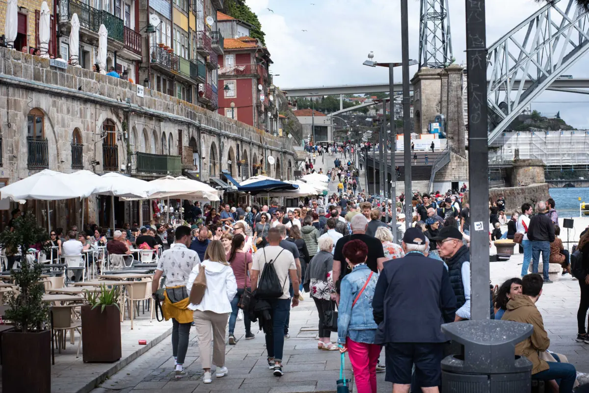Ribeira é local de visita obrigatório e ponto de encontro com várias nacionalidades, designadamente neste período festivo