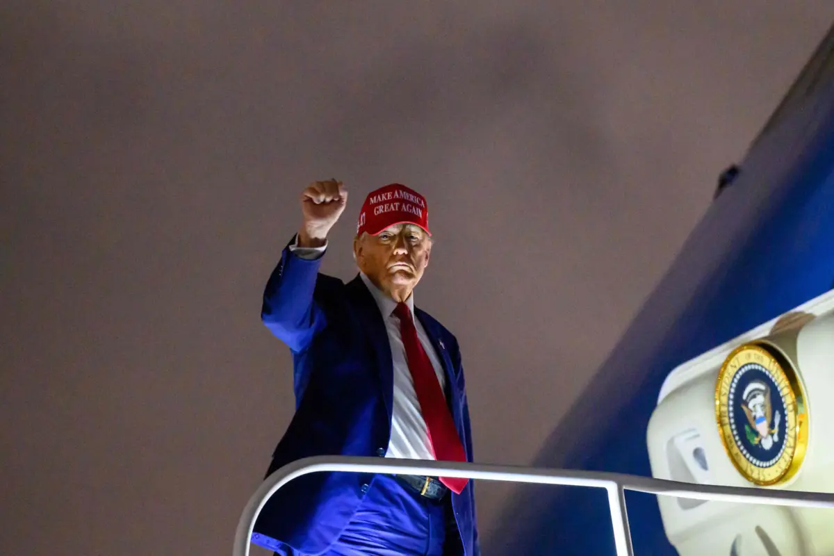 Donald Trump alegou que a estratégia é proteger a indústria norte-americana e corrigir desequilíbrios comerciais