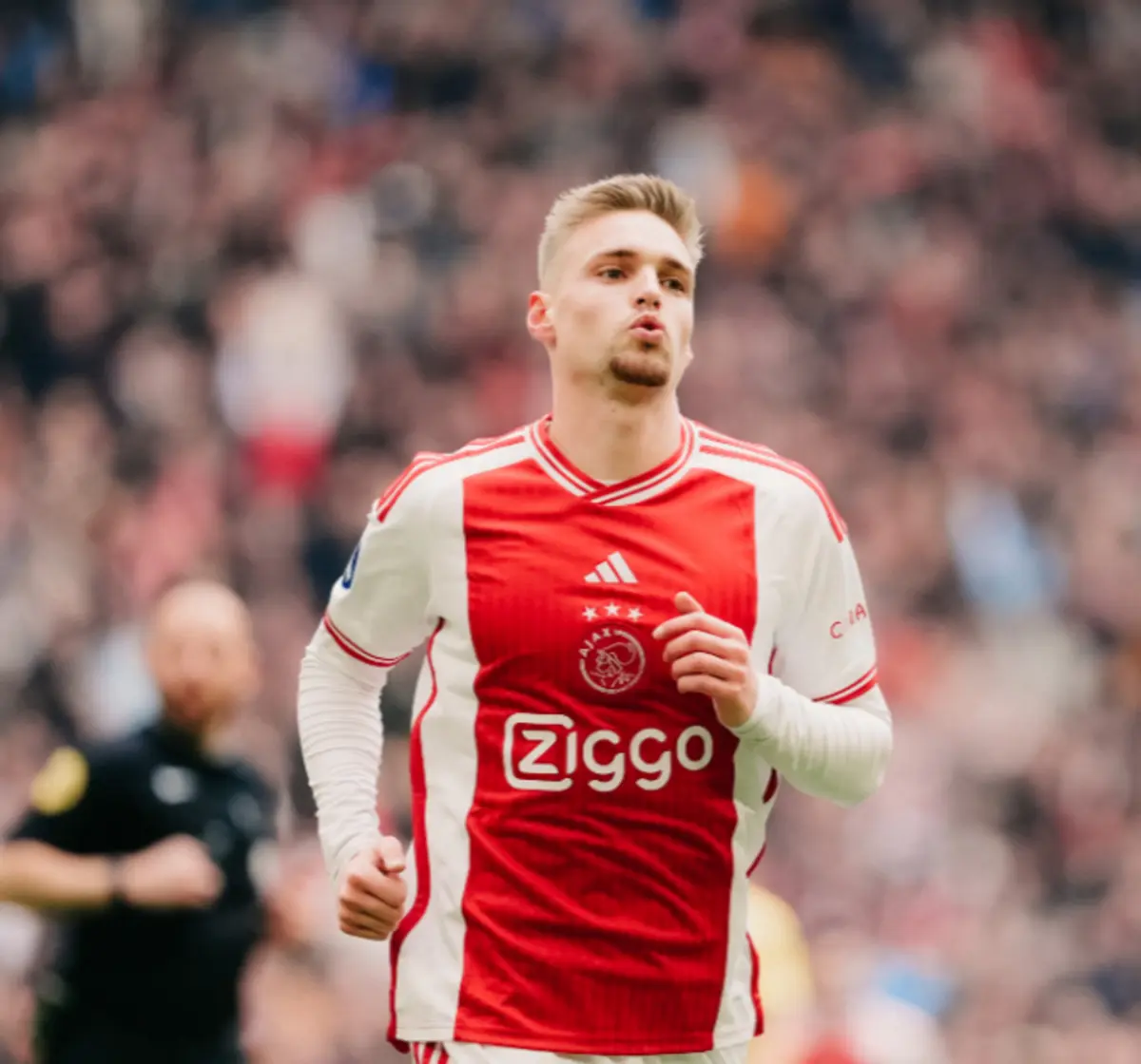 Médio neerlandês marcou 15 golos e assistiu para outros nove na última época