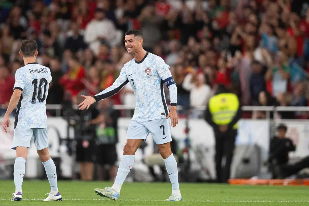 Cristiano Ronaldo festejou o golo 900 na carreira