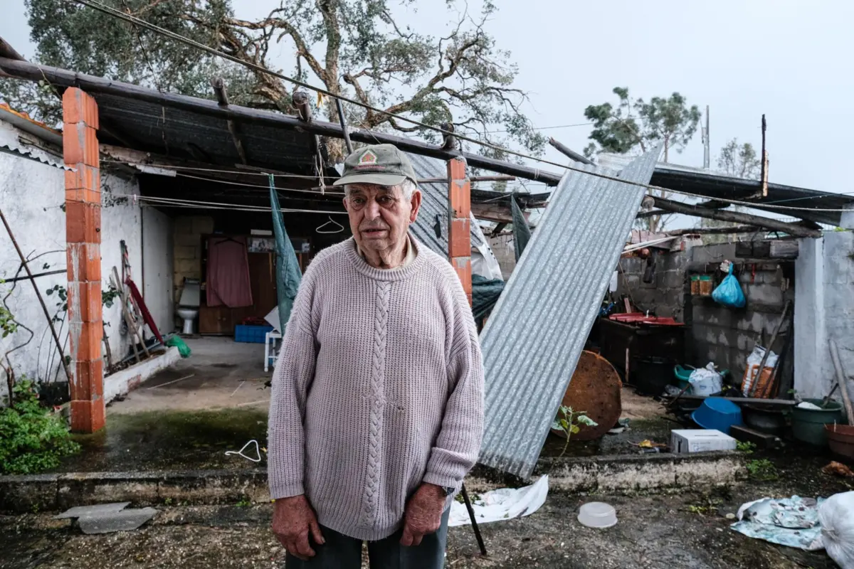António Ferreira ficou com a casa destelhada em Arneiro do Pisão