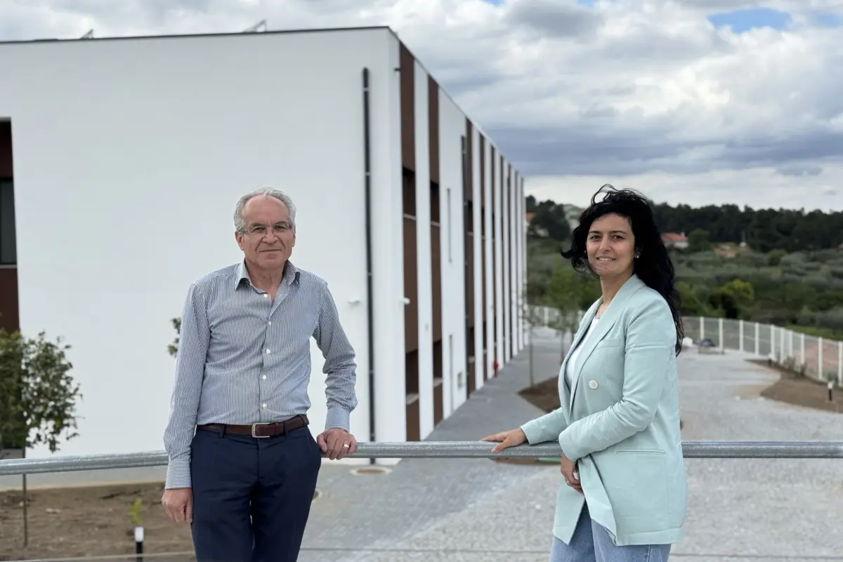 Leonardo Batista e a diretora técnica do centro, Madalena Gonçalves