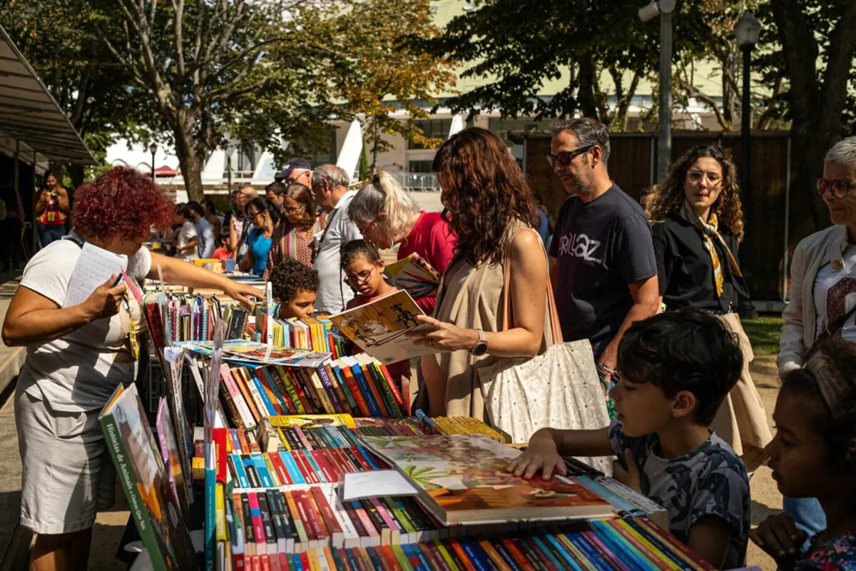 Imagem de contexto do artigo Feira do Livro do Porto regressa esta semana com homenagem a Sérgio Godinho