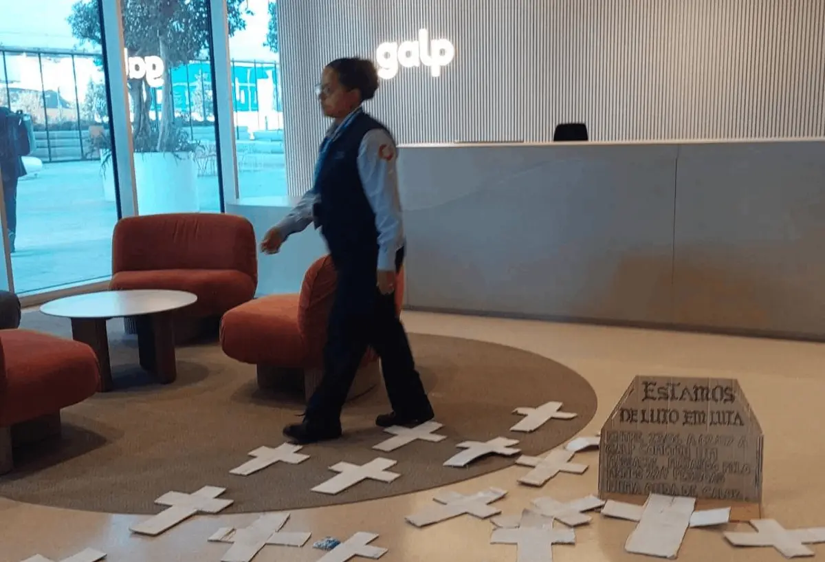 Ativistas acusam petrolífera de ser culpada pelas mortes devido à onda de calor