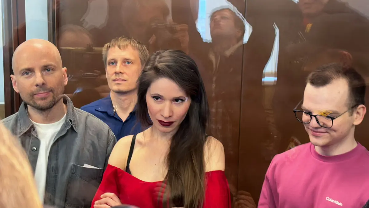 Os jornalistas Antonina Kravtsova, Serguei Kareline, Konstantin Gabov e Artiom Krieger foram considerados culpados de "participação numa organização extremista"