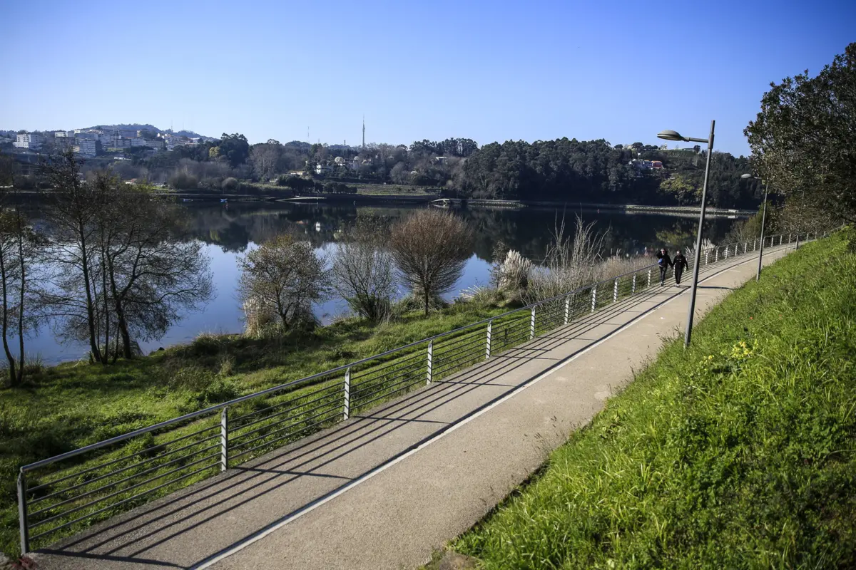 Uma vez concluído, prevê-se que o passadiço se estenda entre a Pousada do Freixo e Marecos, numa extensão de cerca de sete quilómetros