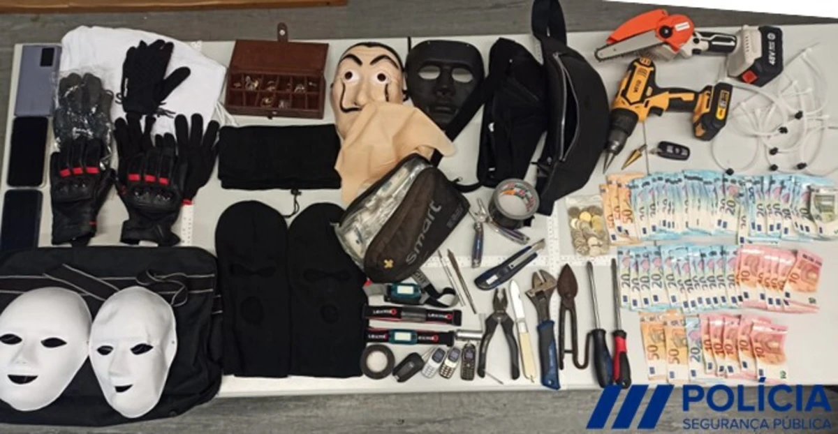 Agentes da Divisão de Investigação Criminal da PSP detiveram os ladrões e encontraram a bebé