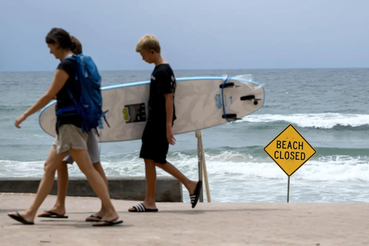 Imagem de contexto do artigo Fortes chuvas e águas turvas atraem tubarões. Surfista ferido no quarto ataque na Austrália