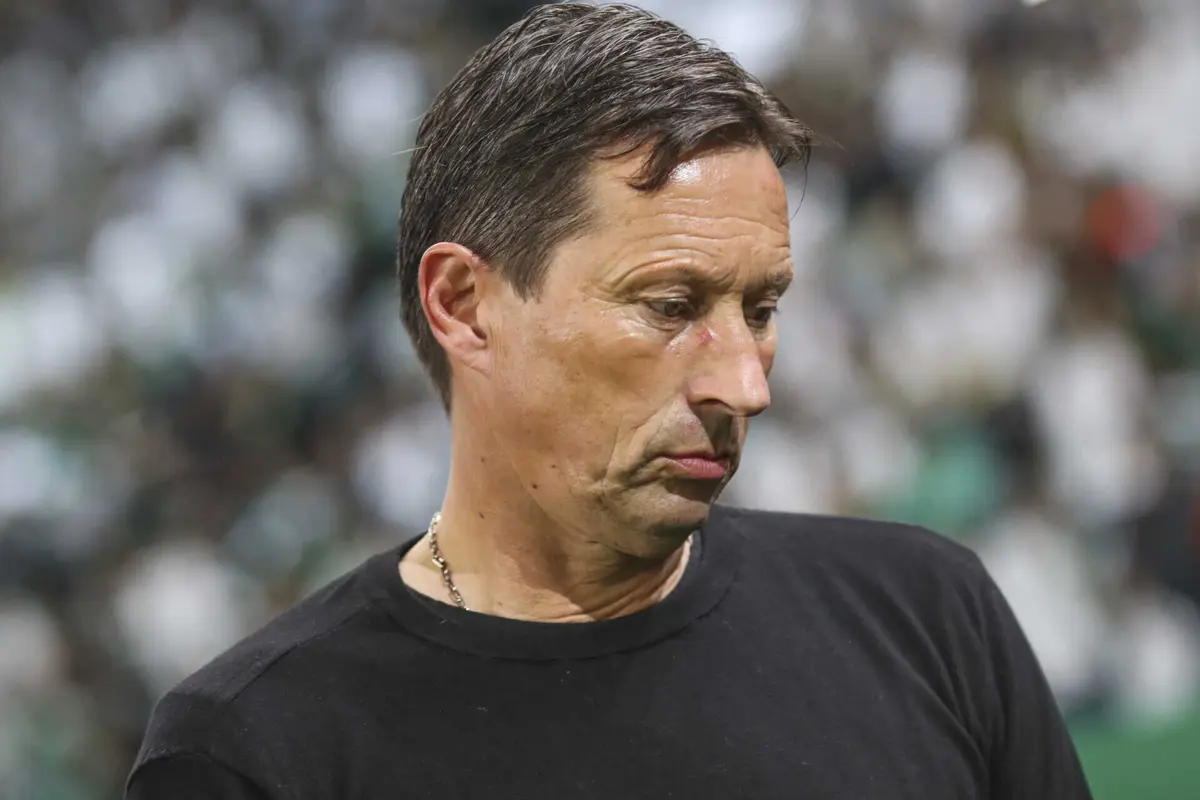 Schmidt cada vez mais isolado