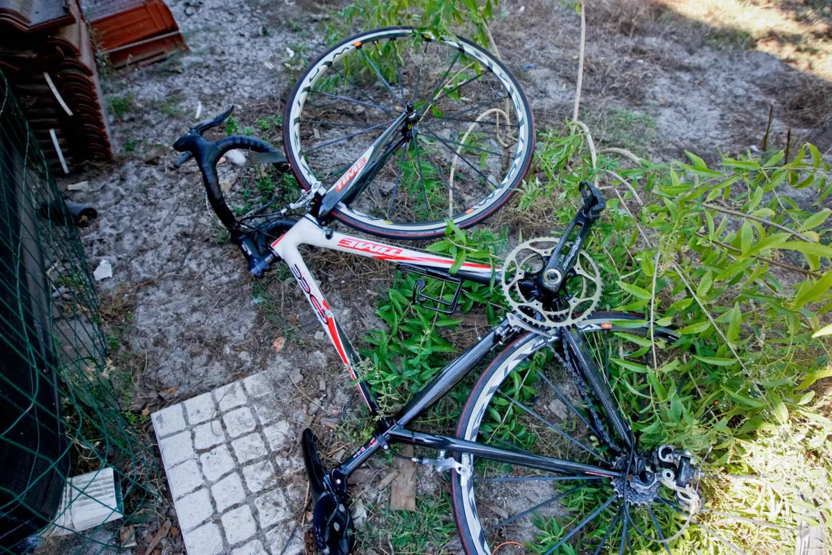 Suspeitos atropelavam ciclistas para os roubarem