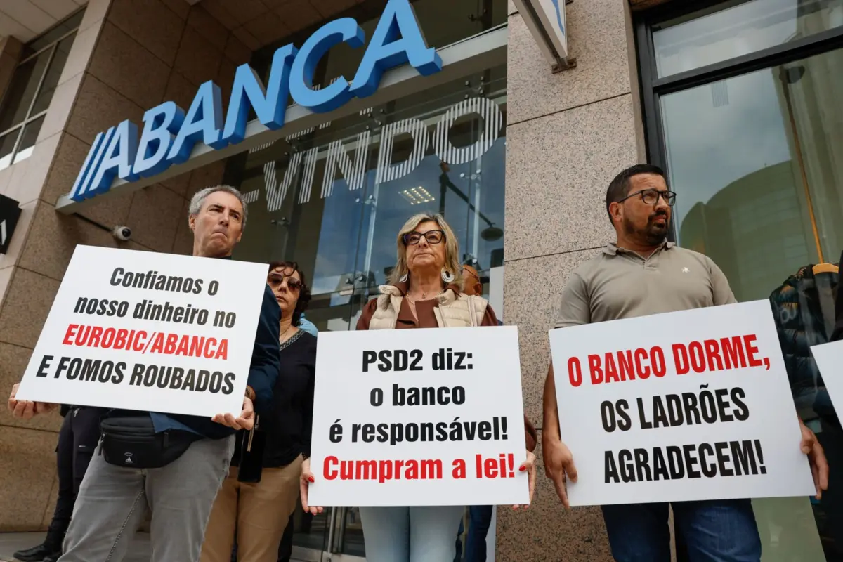 Clientes do Eurobic em protesto