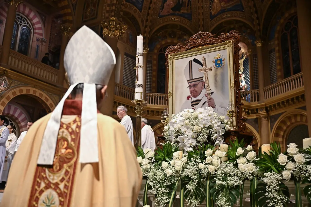A última aparição pública do Papa Francisco foi no domingo de Páscoa, no Vaticano
