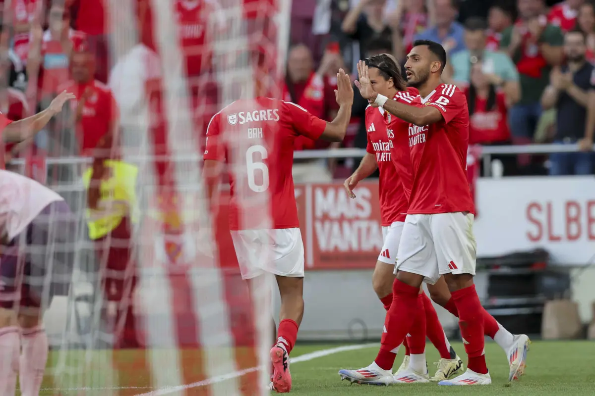 Pavlidis entra de pé quente na pré-temporada. Leva cinco golos em quatro jogos