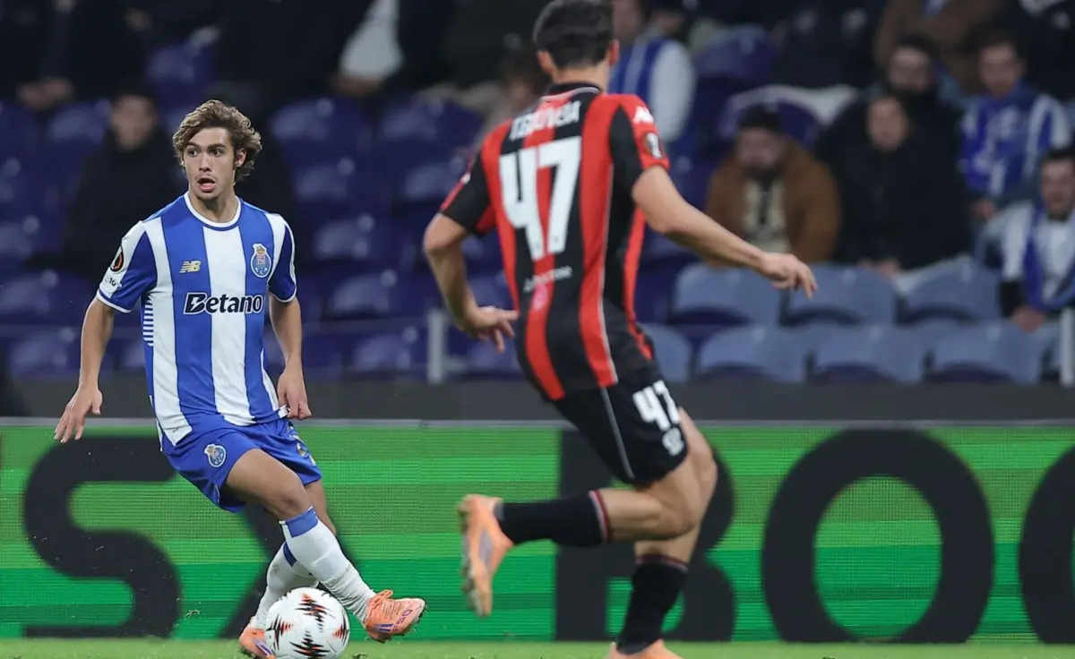 Rodrigo Mora em ação frente ao Nice