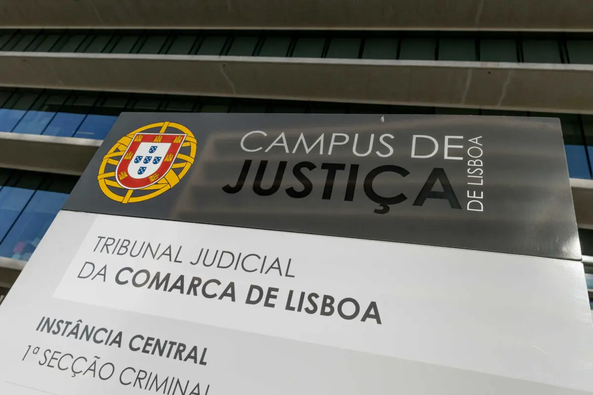 Serviços judiciais têm 1800 oficiais de justiça em falta