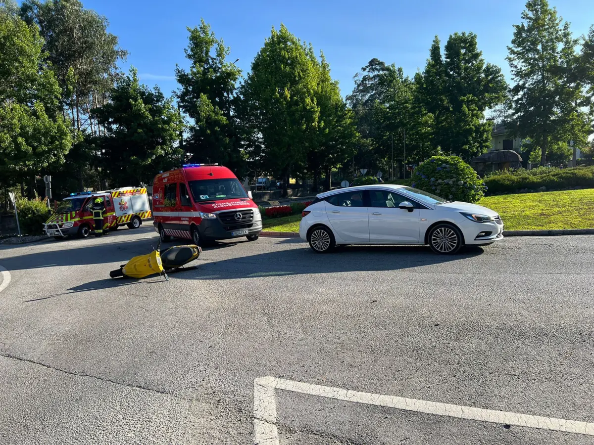 Imagem de contexto do artigo Homem ferido em colisão entre carro e mota em Arouca
