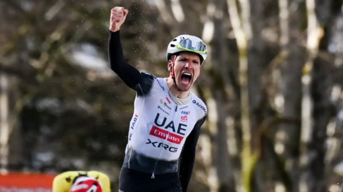 João Almeida festeja vitória incrível em La Loge des Gardes