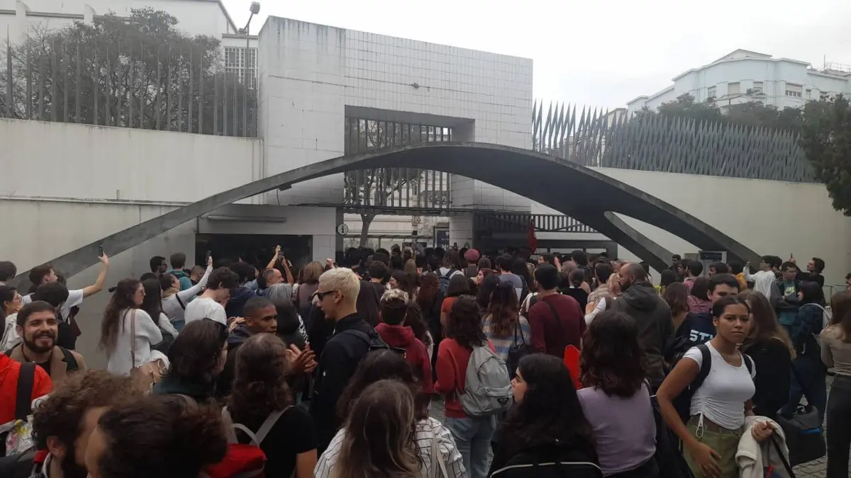 Protesto dos estudantes na Faculdade de Ciências Sociais e Humanas de Lisboa