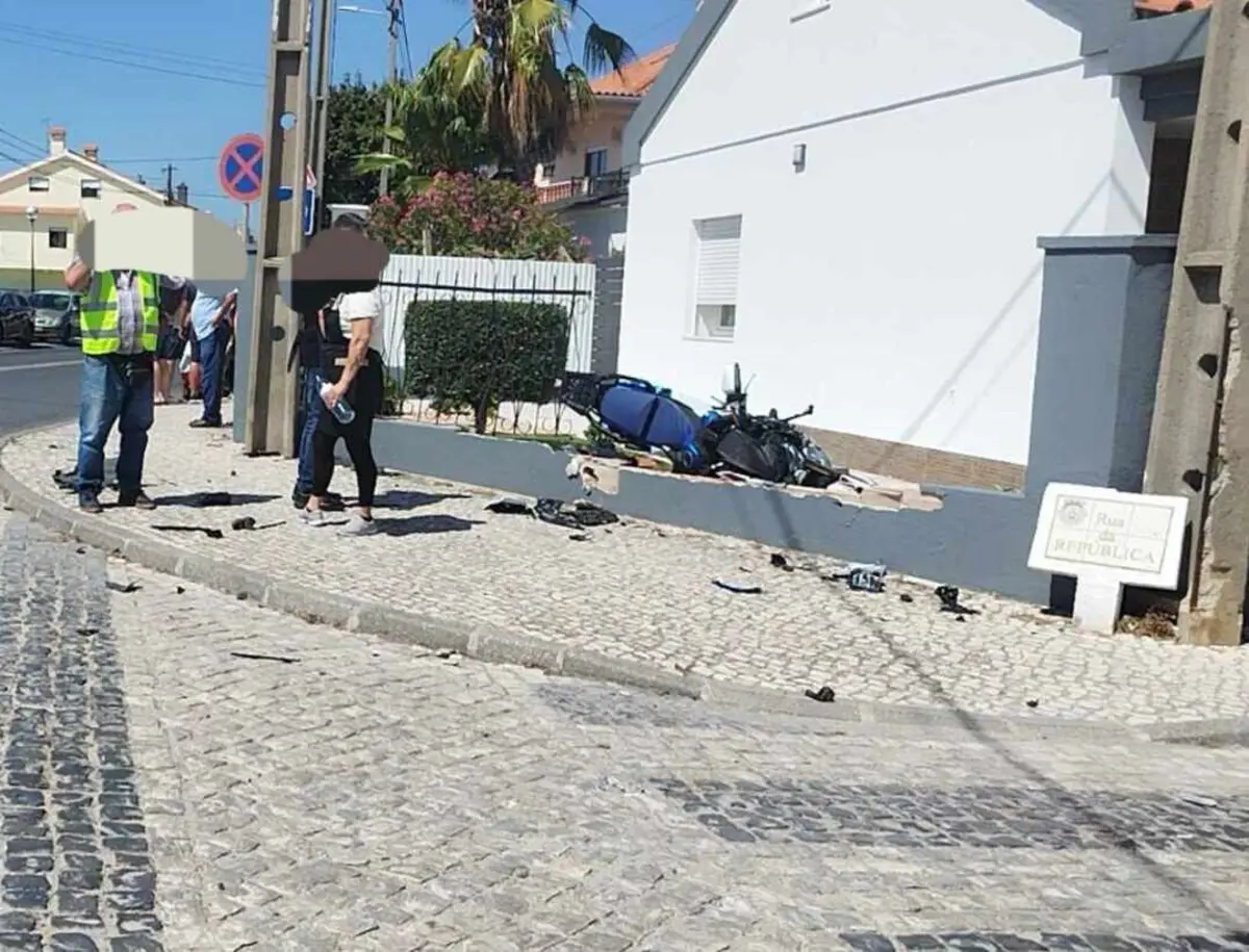 O acidente ocorreu num cruzamento na Avenida da Liberdade