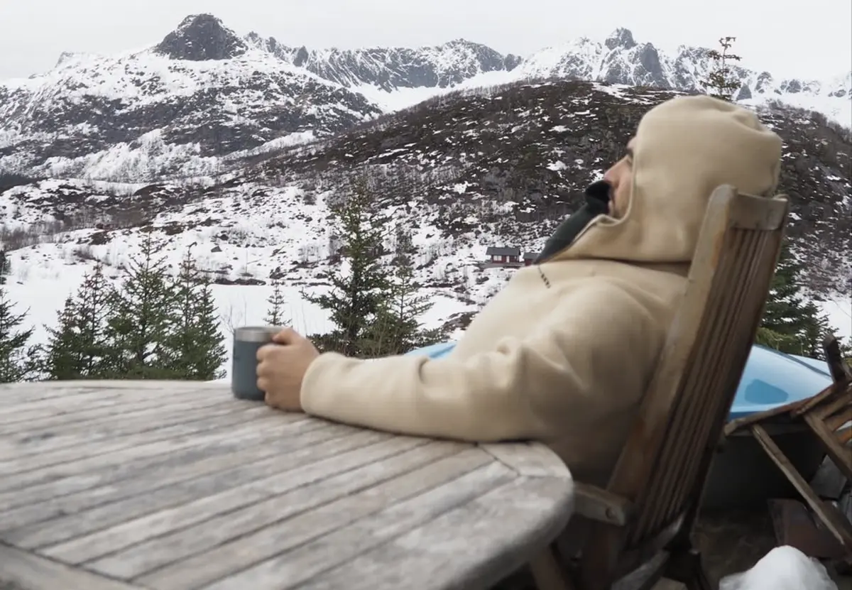 Miguel Neves, na paisagem alva das Lofoten