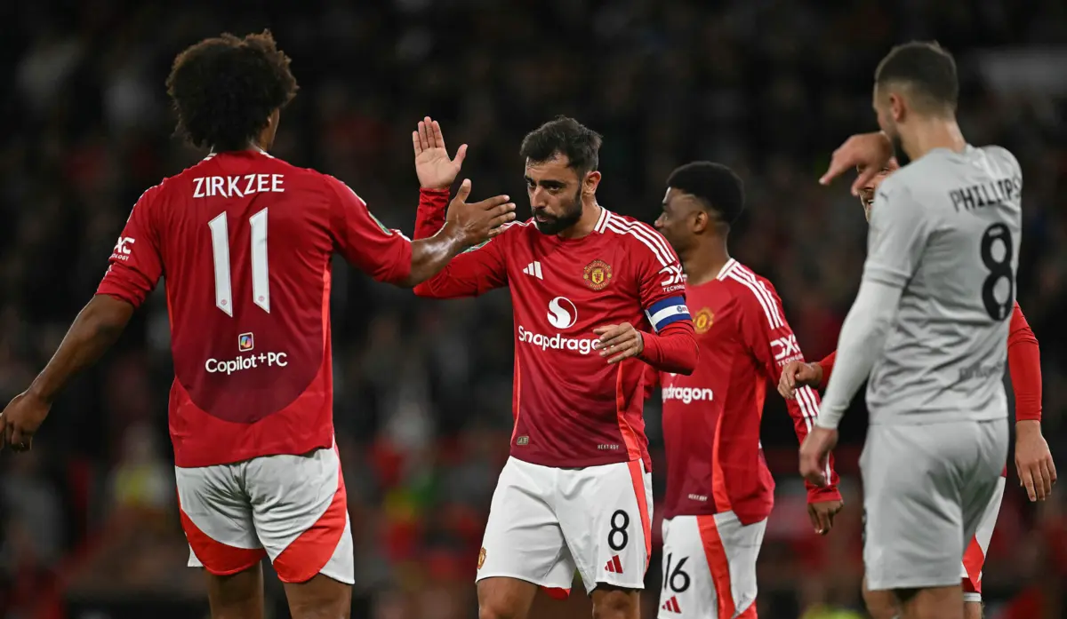 Bruno Fernandes marcou e assistiu no último jogo do Manchester United antes da chegada de Ruben Amorim