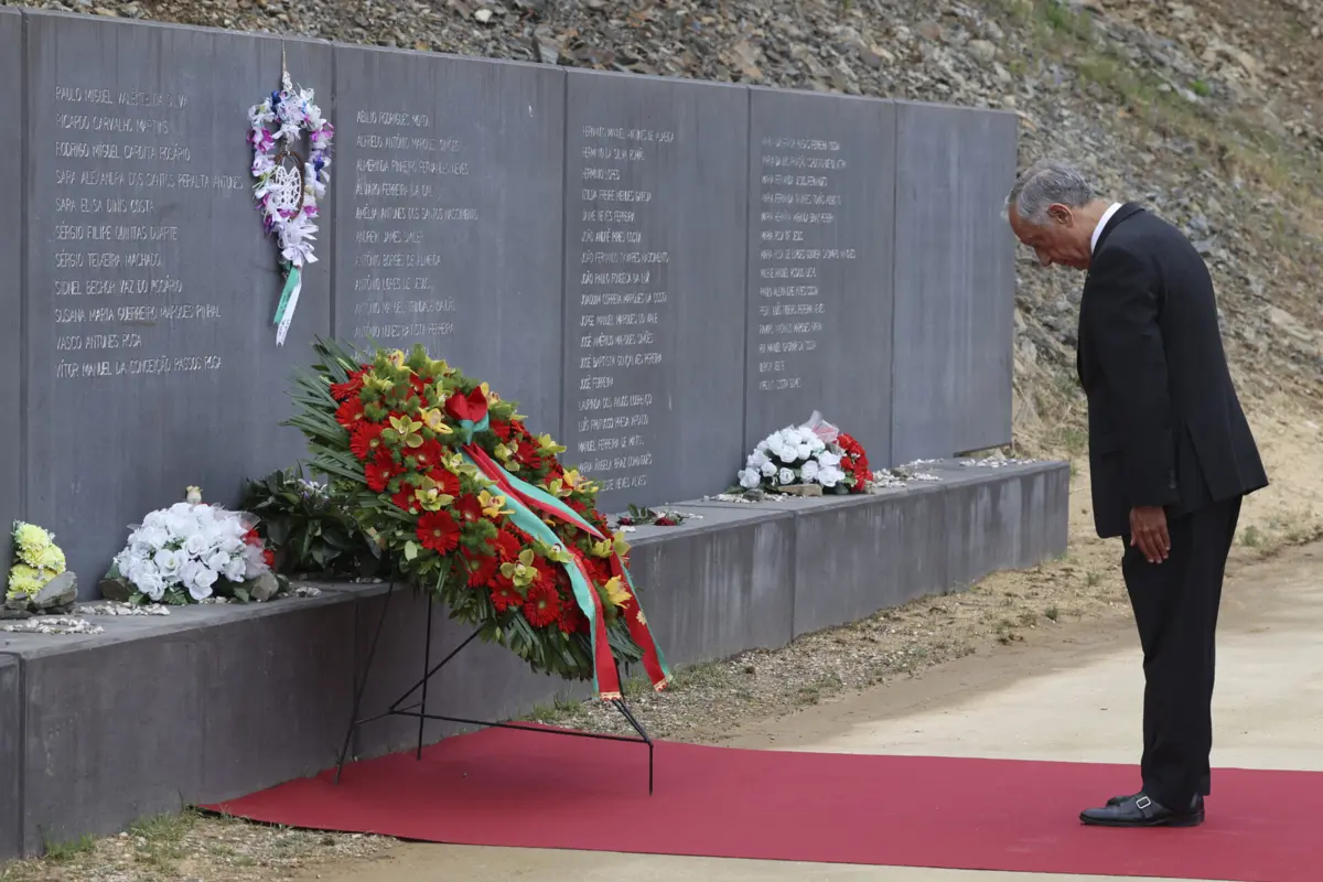 Marcelo Rebelo de Sousa depositou uma coroa de flores no monumento