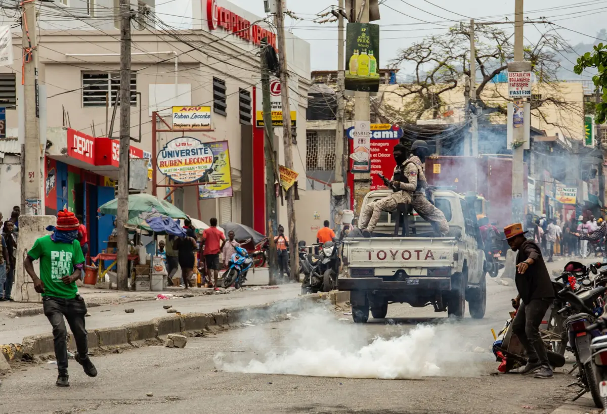 Estima-se que atualmente os gangues controlem cerca de 85% de Porto Príncipe