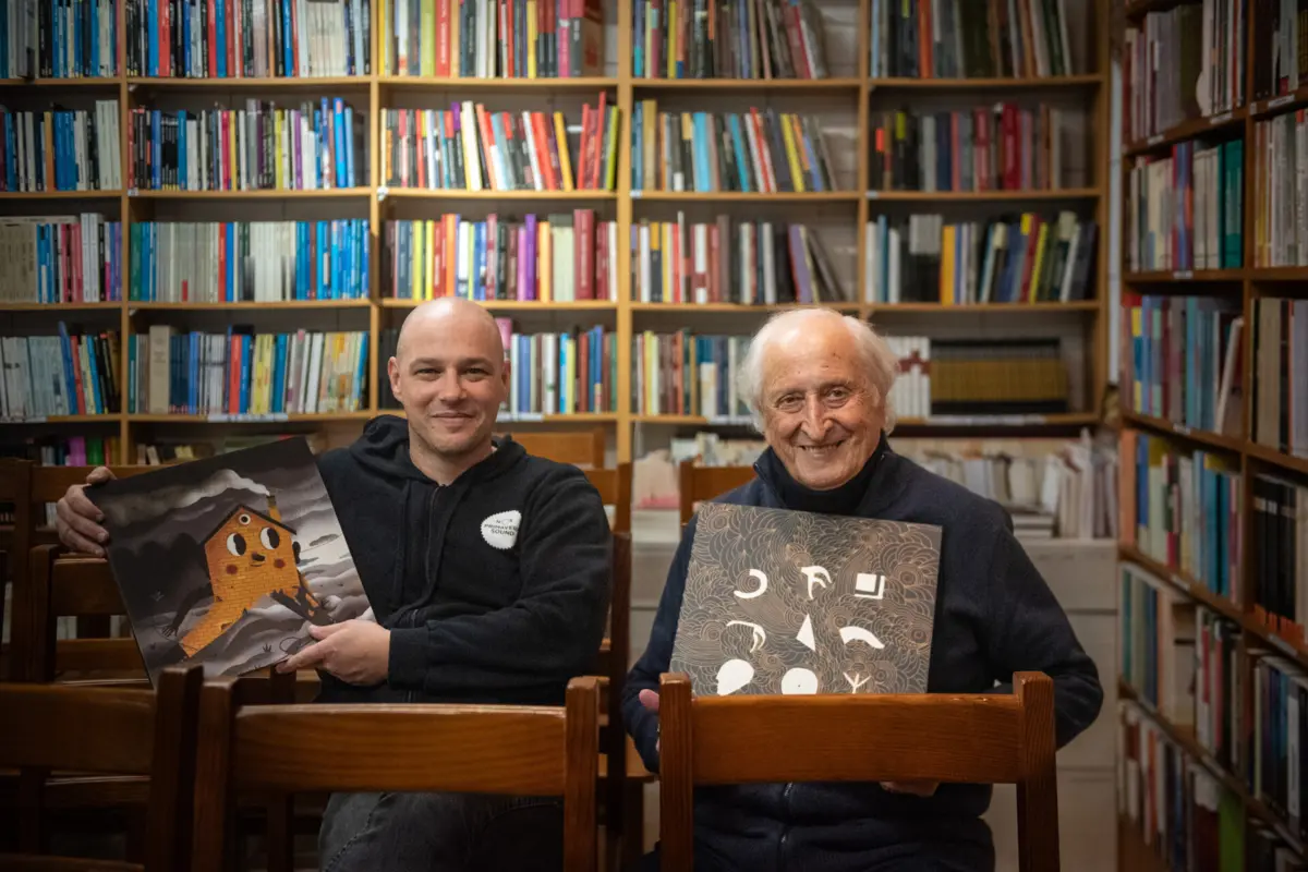 Duas gerações: editor da Mnemónica, Paulo Pinto, ao lado do fundador da Orfeu, Arnaldo Trindade