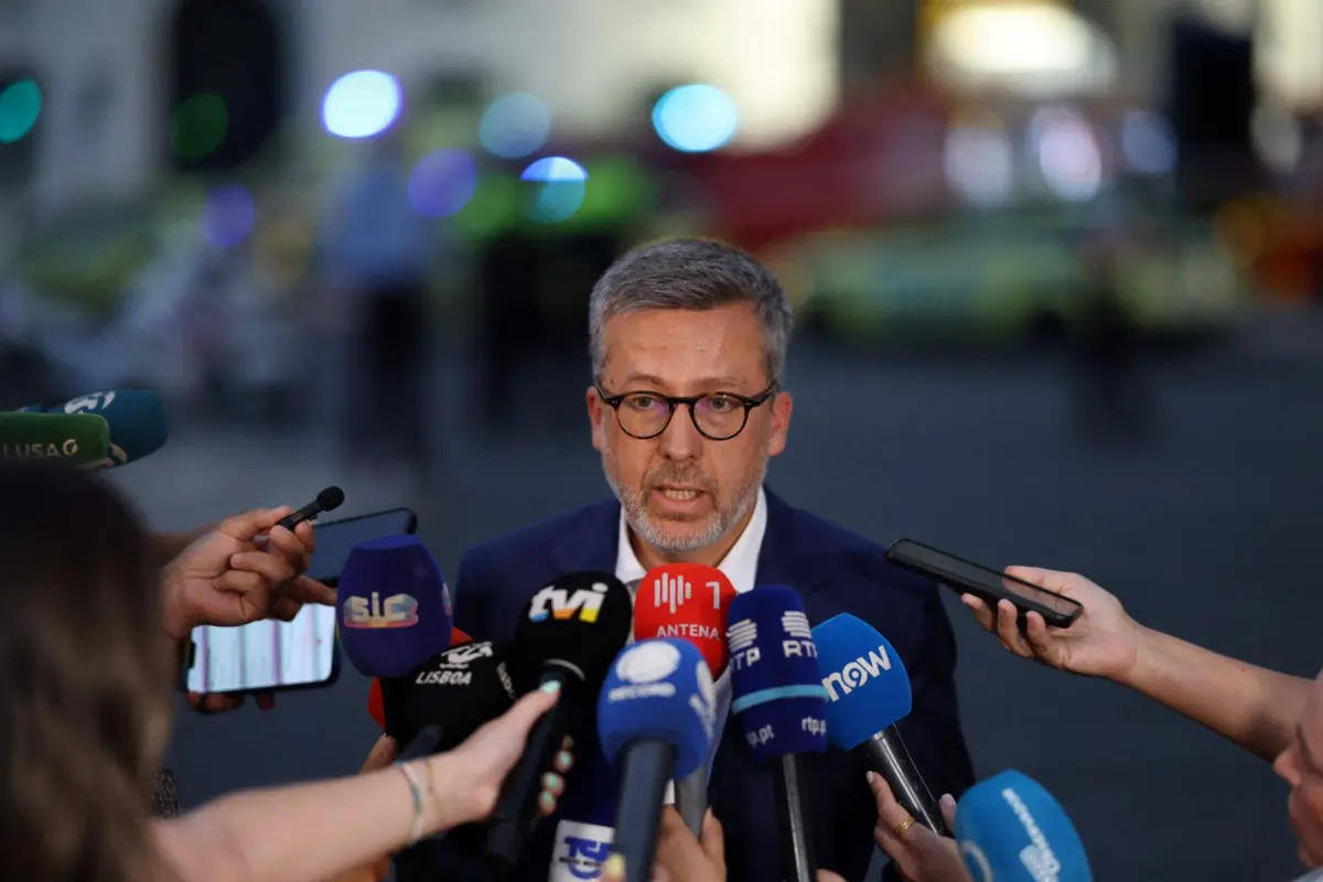 "Mais uma vez, o Partido Socialista, por não ter nenhum tema, agarra-se como tábua de salvação àquilo que é uma tragédia", afirmou