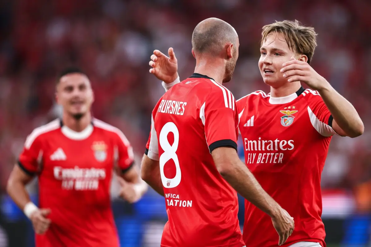 Aursnes e Schjelderup, autores dos golos e das assistências para os mesmos