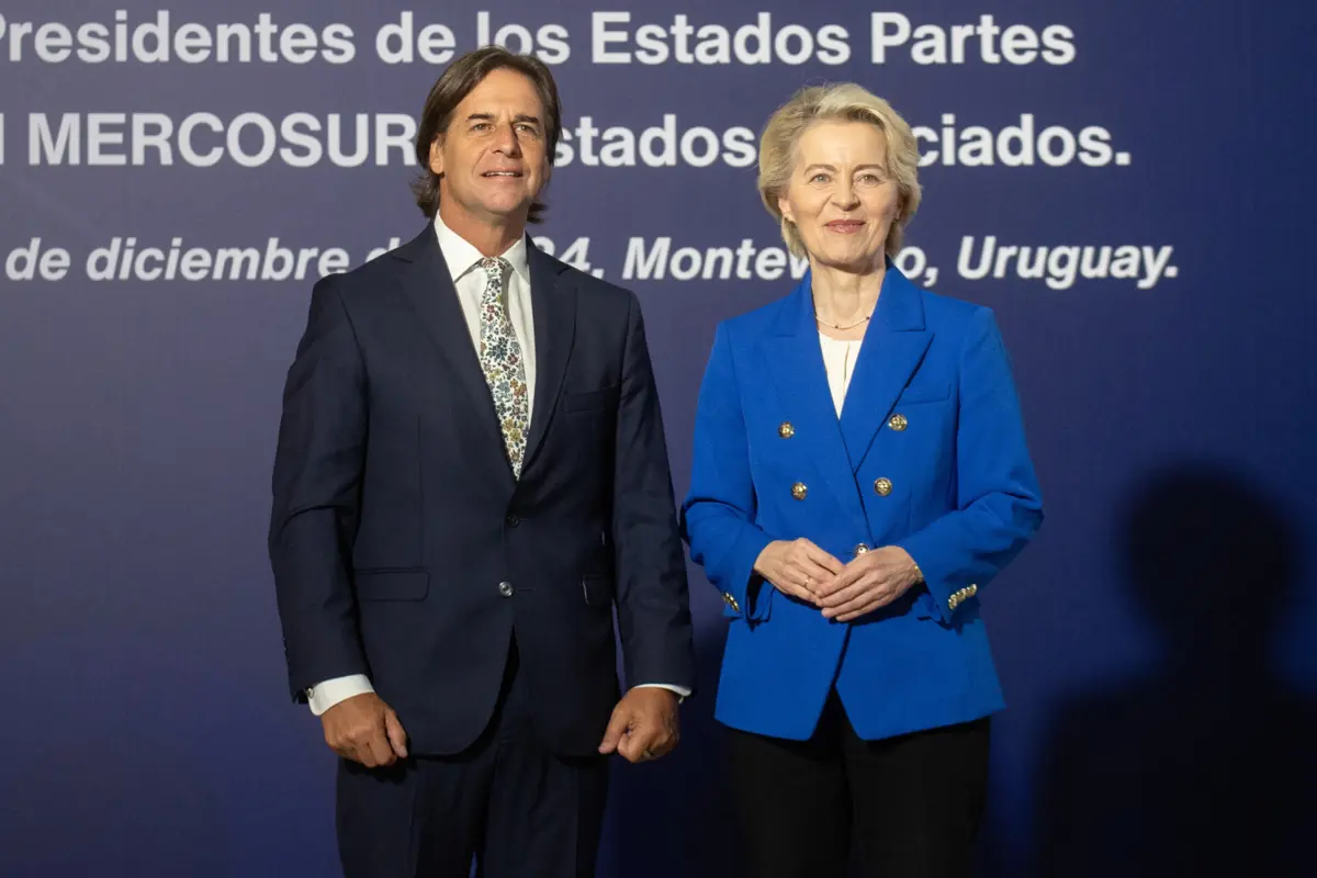 O presidente do Uruguai, Luis Lacalle Pou, com a presidente da Comissão Europeia, Ursula von der Leyen