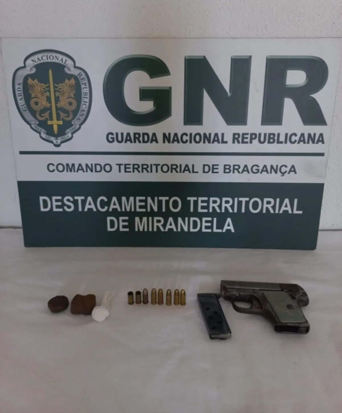 GNR apreendeu uma arma, munições e droga