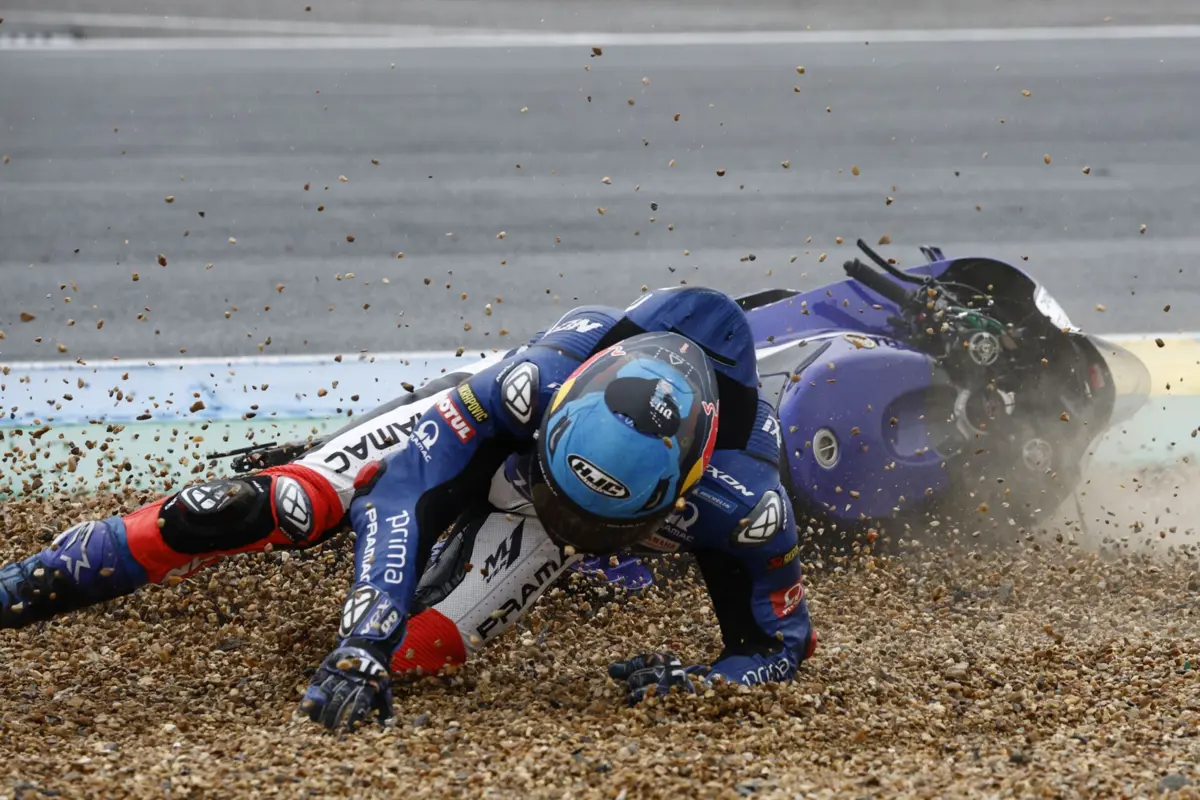 Miguel Oliveira caiu durante a prova