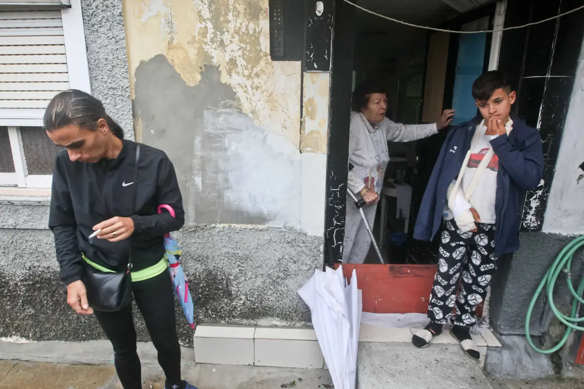 Mau tempo voltou a afetar, na semana passada, habitações de famílias no bairro dos Moinhos, nas Fontainhas, no Porto