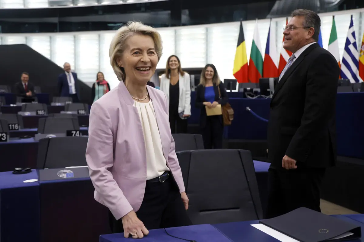 A presidente da Comissão Europeia, que está em funções há seis anos, não esteve presente durante a votação