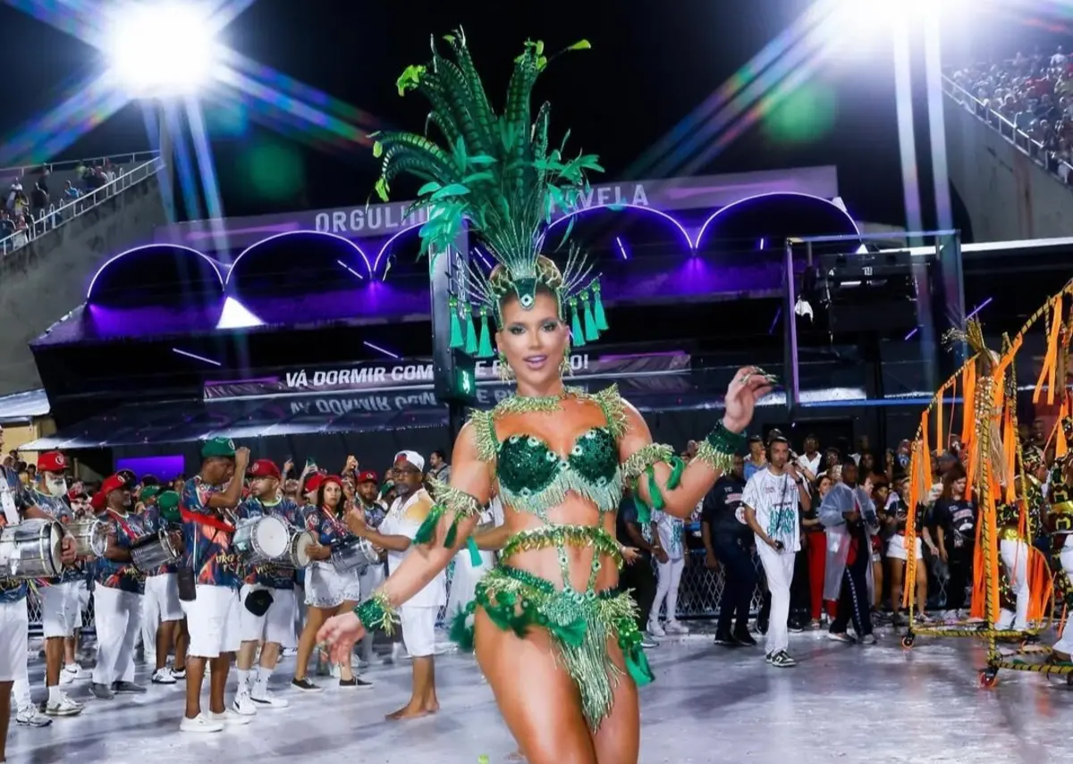 Virgínia Fonseca é rainha de bateria da Grande Rio