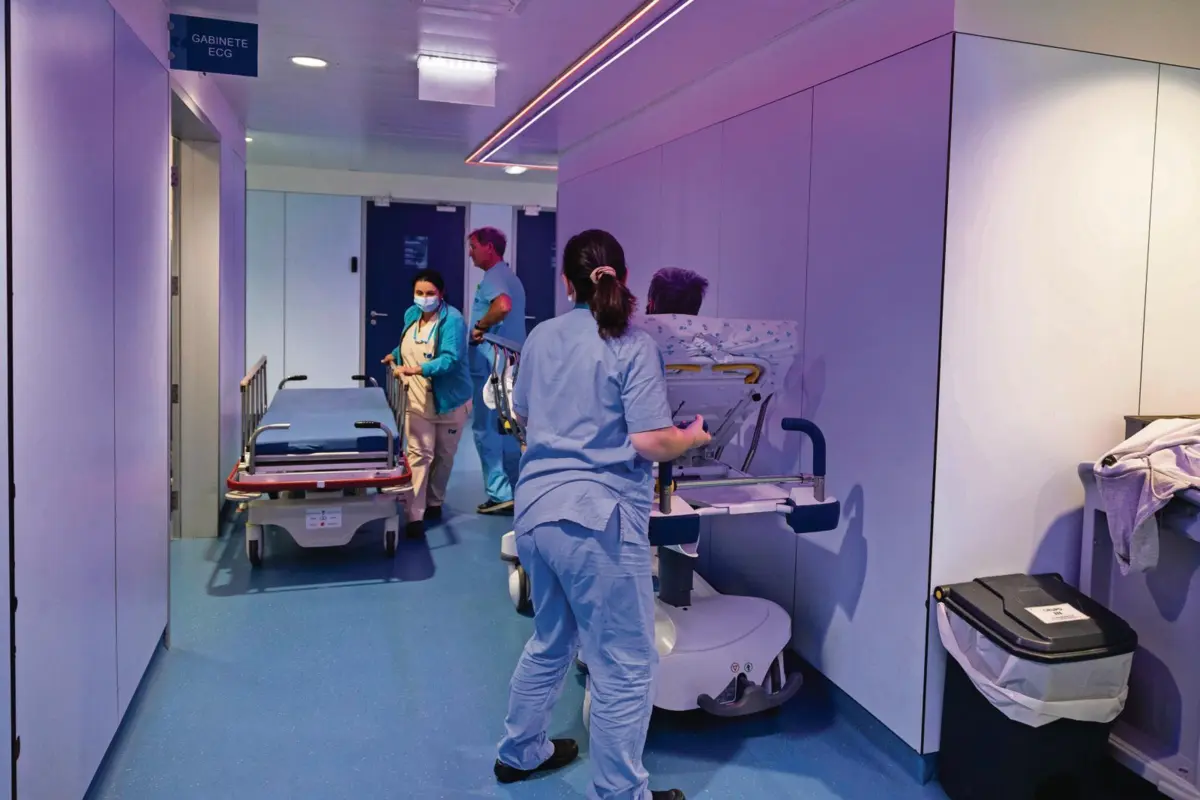 Portugueses alternam cada vez mais entre os serviços do SNS e os do setor privado