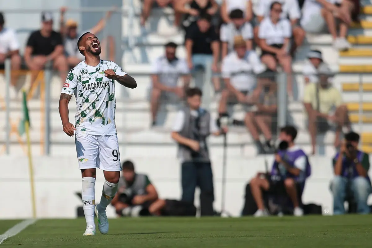 Schettine bisou na partida