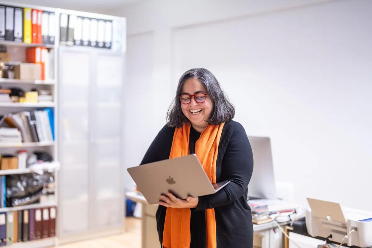 Diana Ferreira é a programadora do ars ad hoc - cujo primeiro trabalho discográfico, homónimo, foi lançado em outubro pela neper music - o grupo de música de câmara da Arte no Tempo, associação cultural sem fins lucrativos que fundou com o objetivo de divulgar a arte musical contemporânea