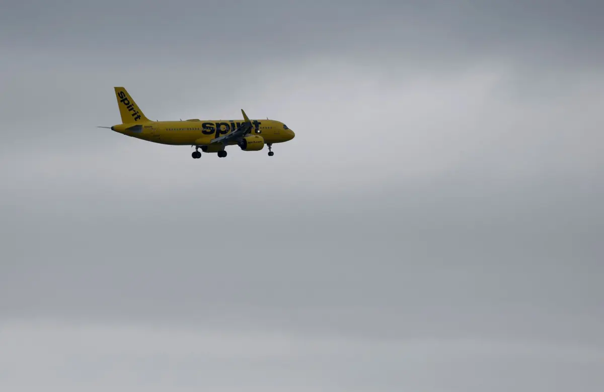 Os dois aviões estavam em trajetórias nas quais poderiam ter convergido a 17 quilómetros de distância