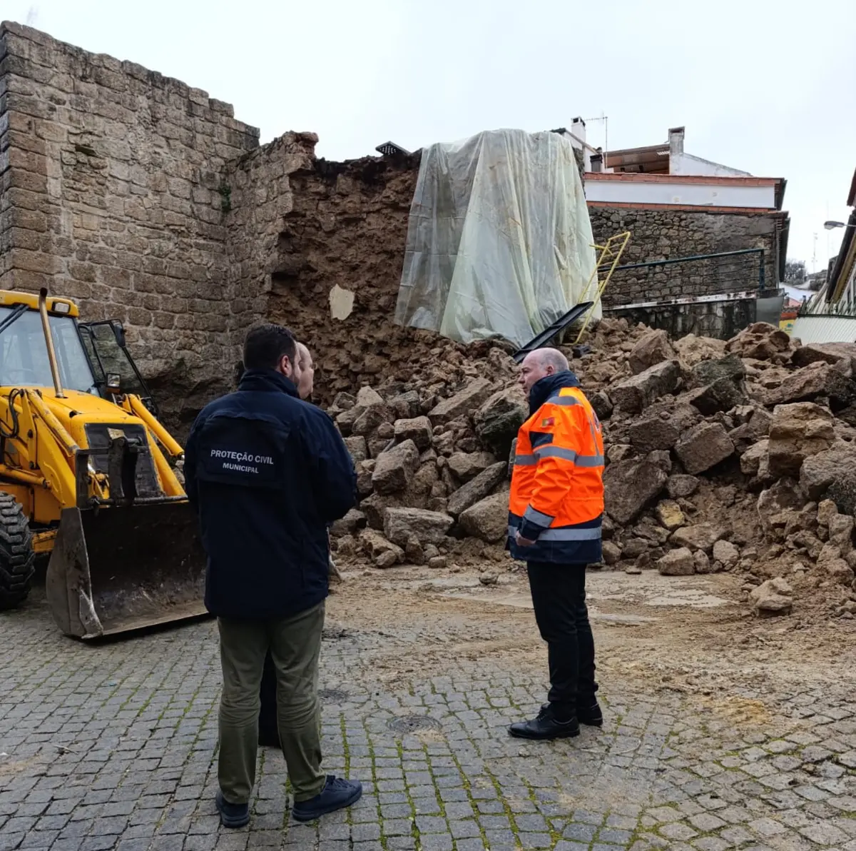 Autarquia procedeu a trabalhos de contenção