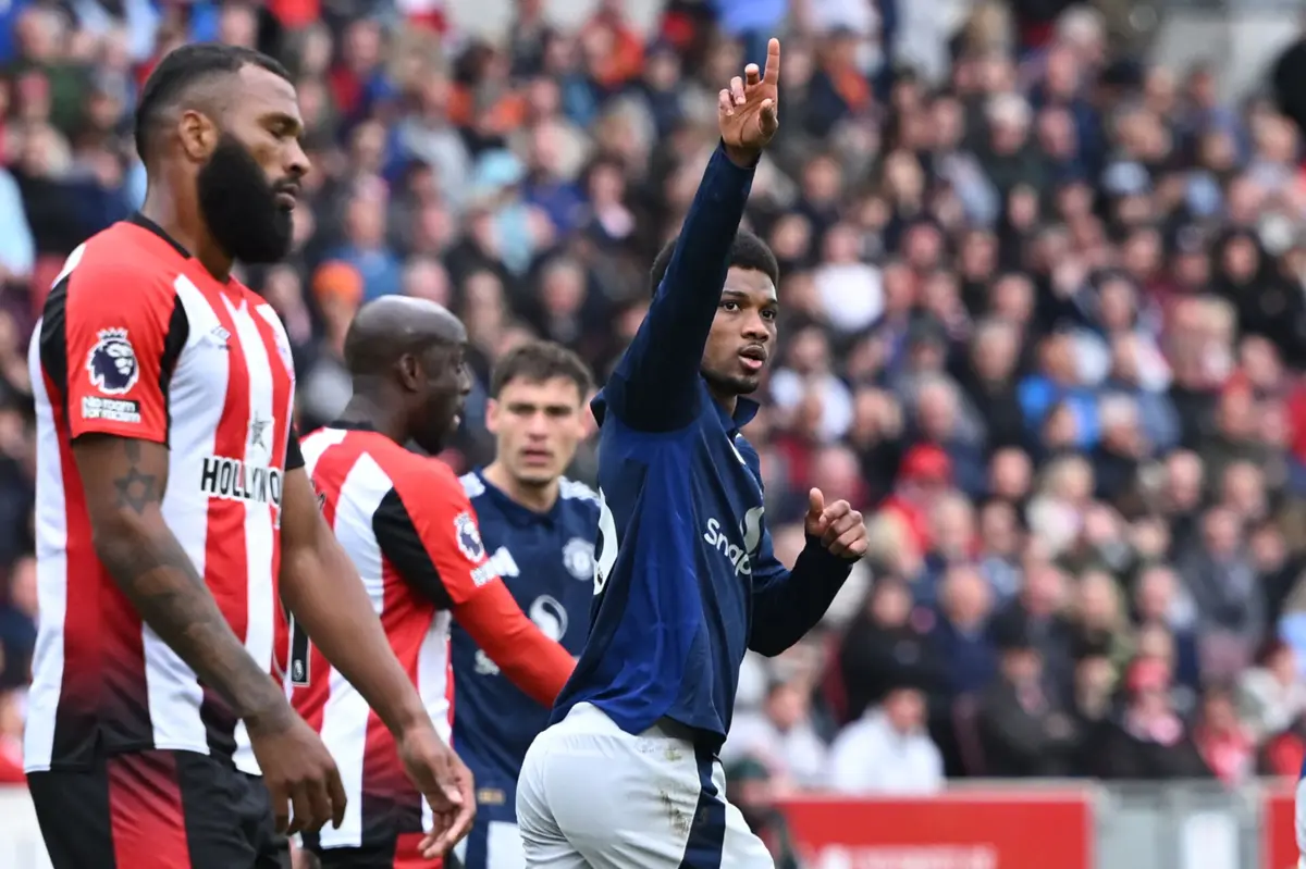 Manchester United continua mal, na Premier League