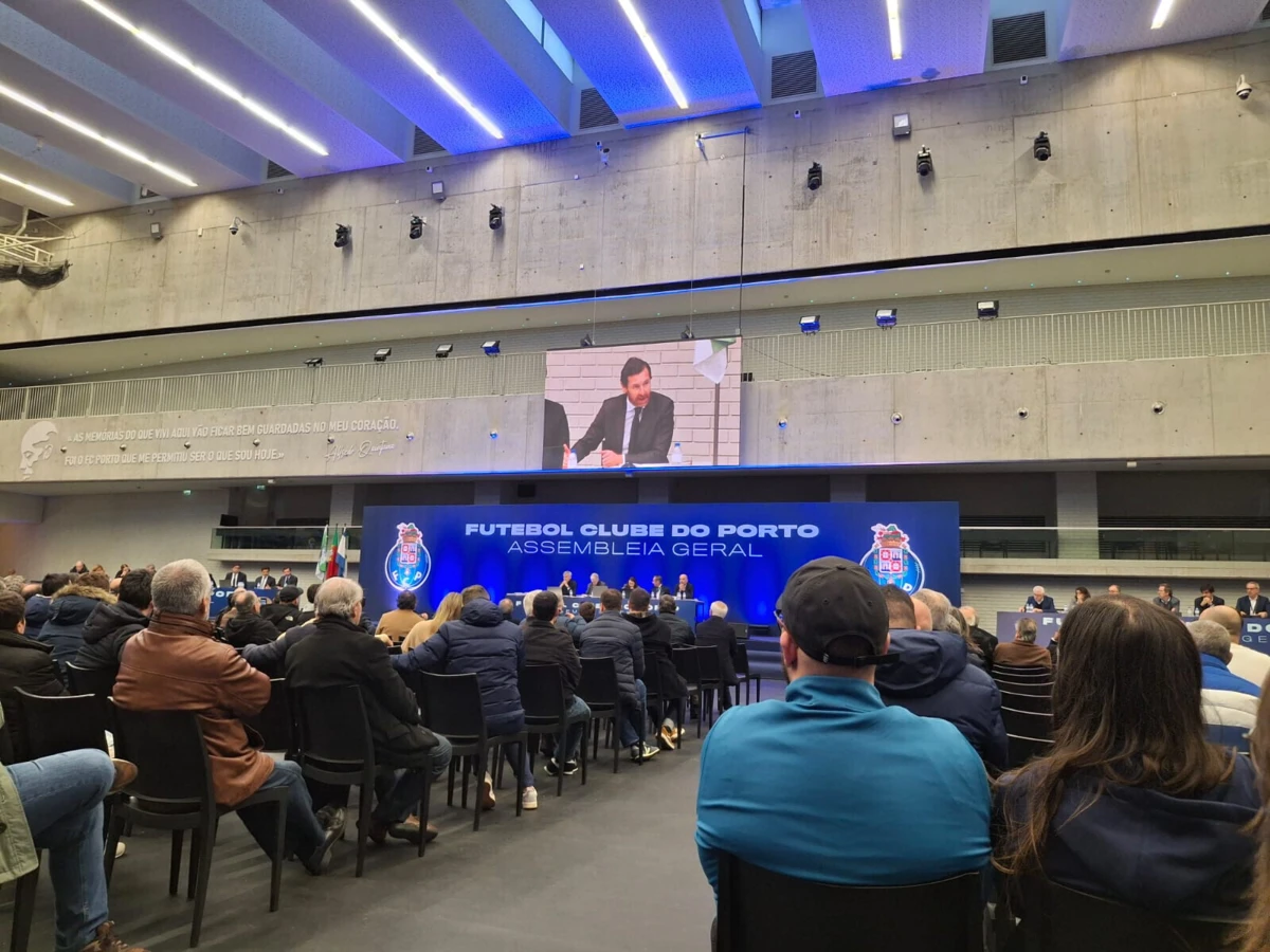 AG portista foi acompanhada por quase 1000 sócios dos dragões