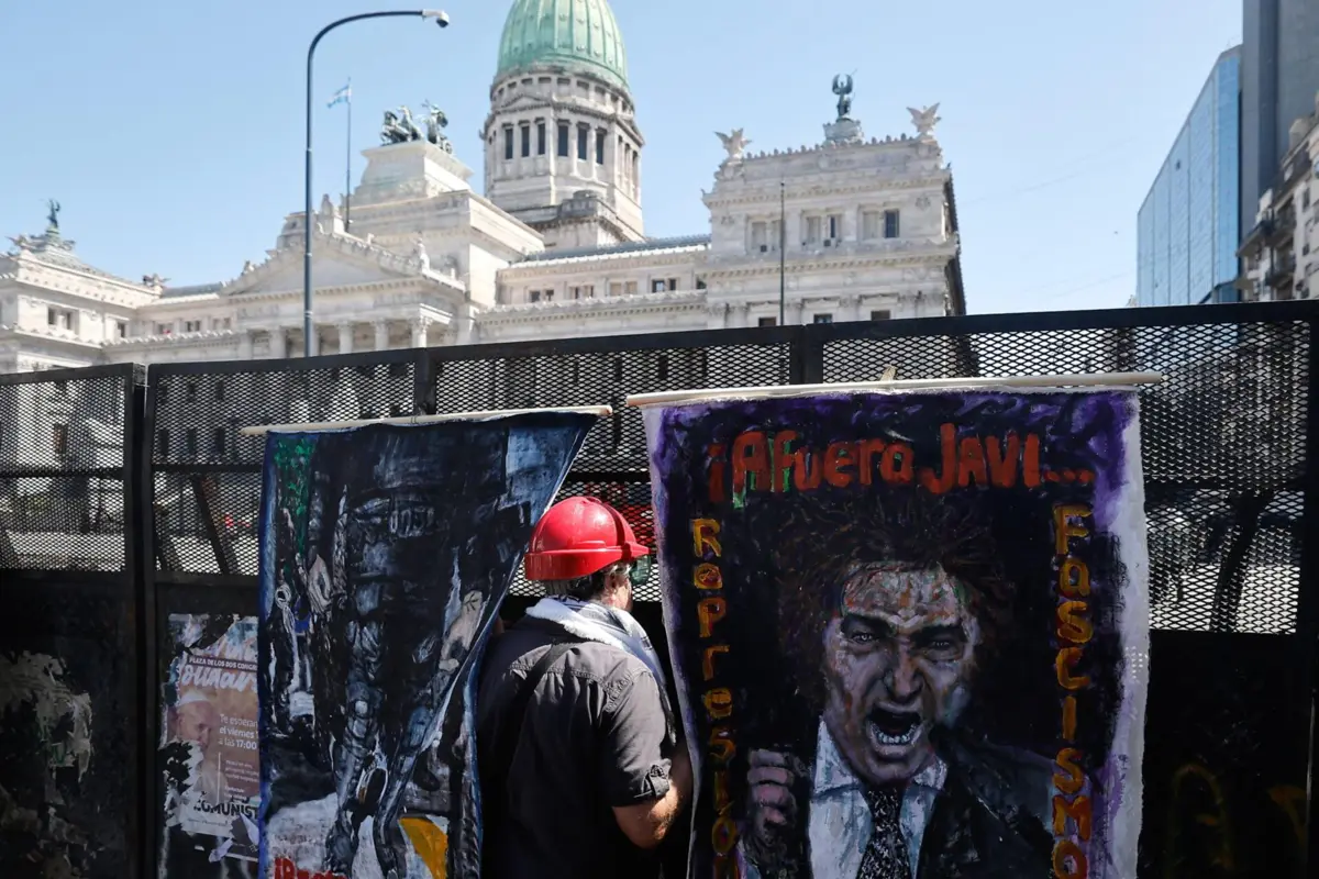 O país sofreu uma onda de protestos, em fevereiro, contra a reforma laboral proposta pelo Governo de Javier Milei