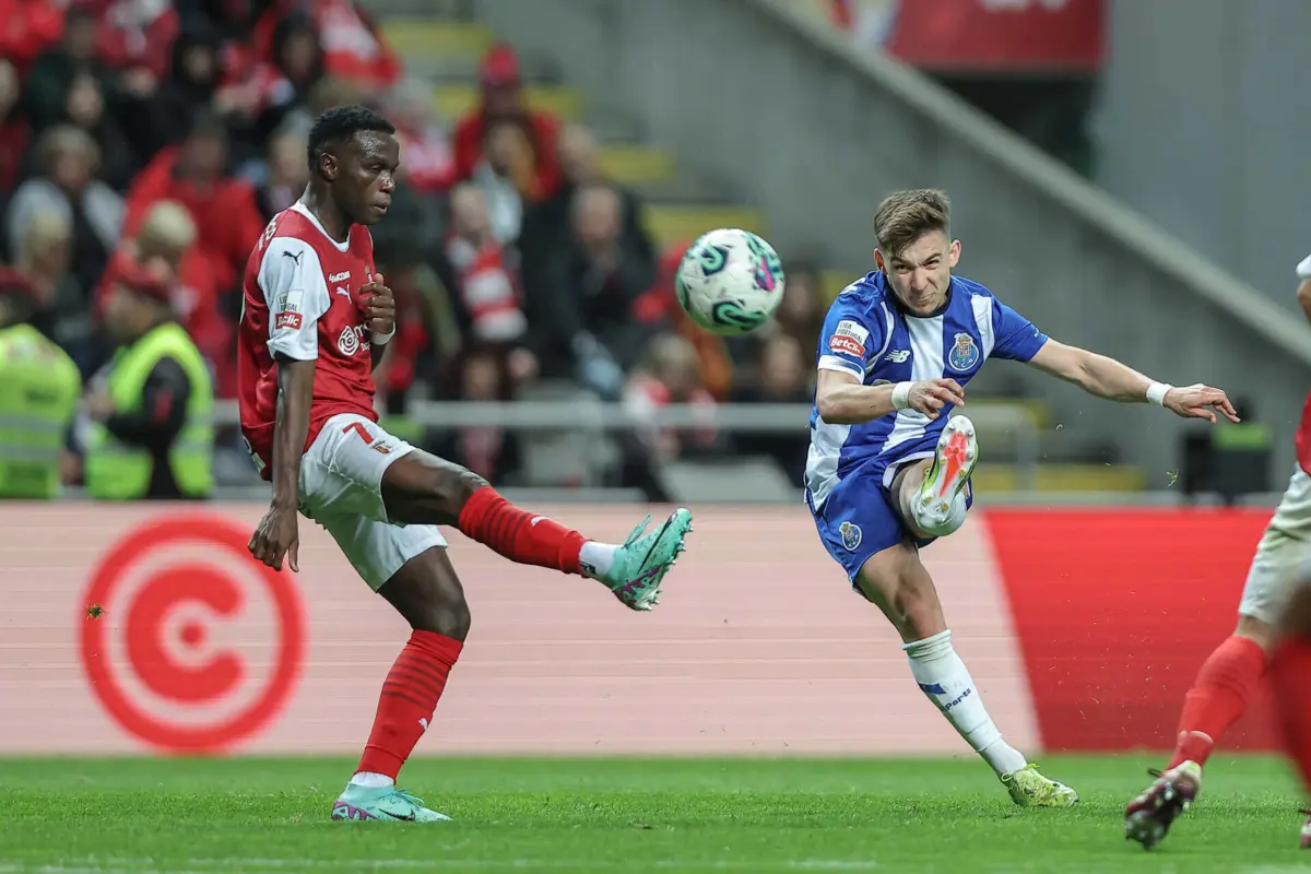 Francisco Conceição em ação pelos dragões