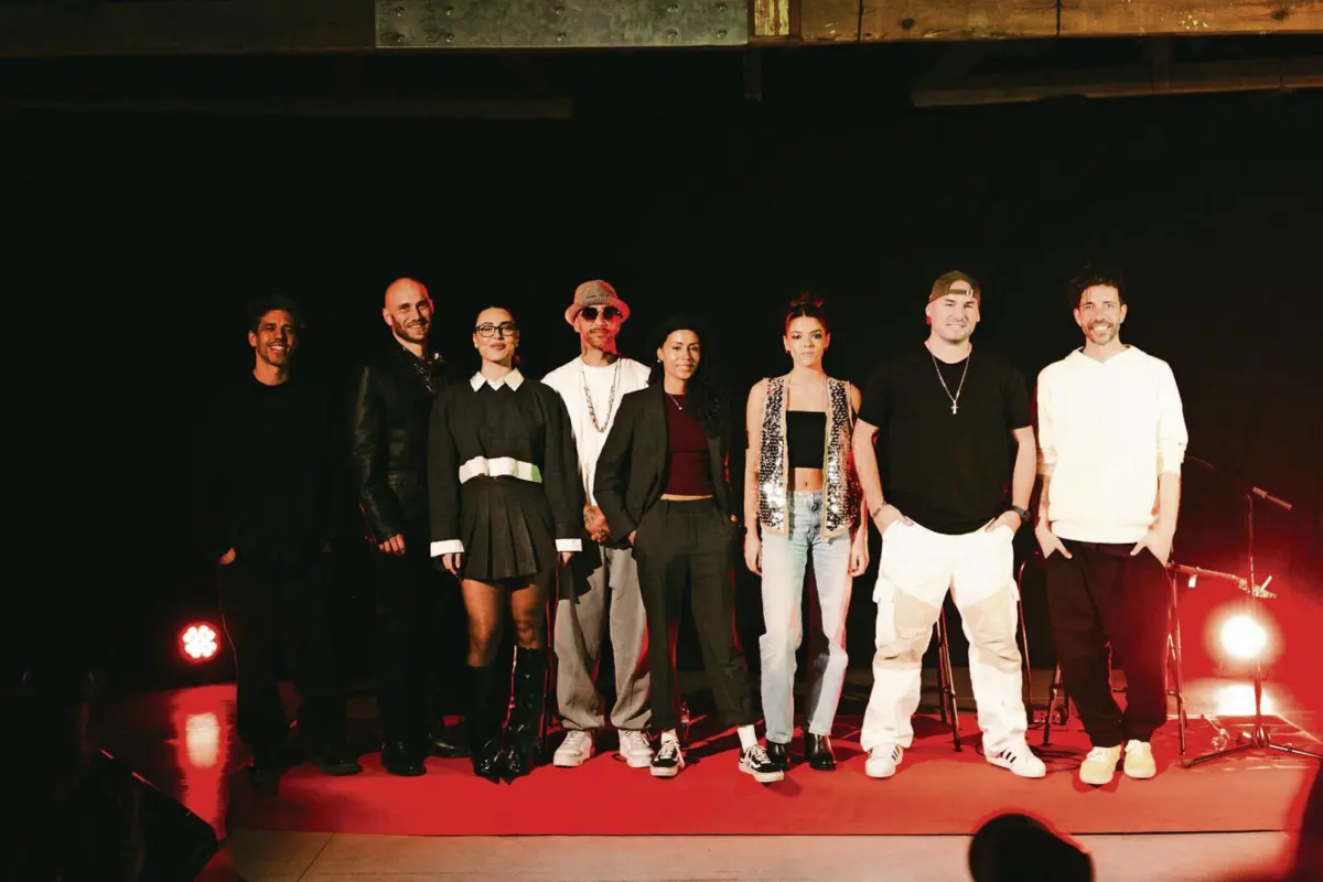 Oito fantásticos do “Cantar Morangos com Açúcar – 20 anos”