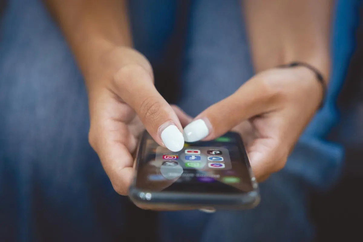 Arguido utilizava o WhatsApp, Snapchat, Discord e o Telegram para contactar as vítimas