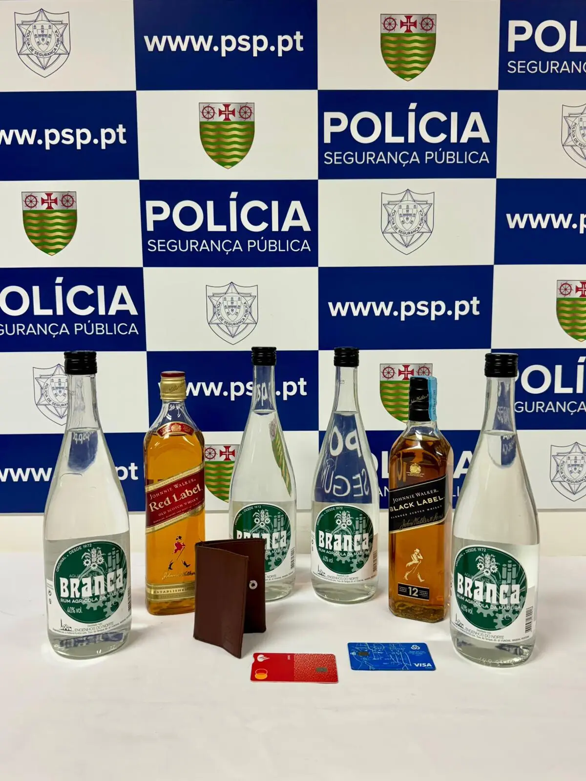 PSP recuperou cartões bancários e bebidas